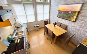 #111 - LUX-Flat Lennep - Altstadt - Netflix&Amazon Prime - Felswand